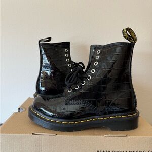 Dr. Martens 1460 W Black Patent Lamper